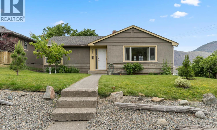 592 Munro Street