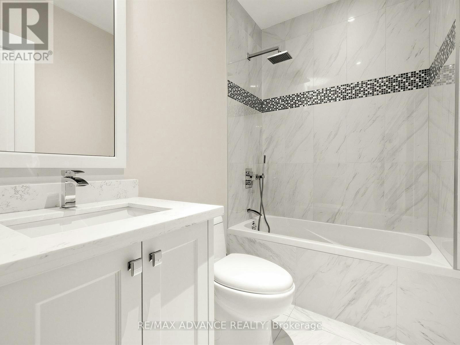 5 Lloydminster Crescent, Toronto, ON, M2M 2R9 - 45