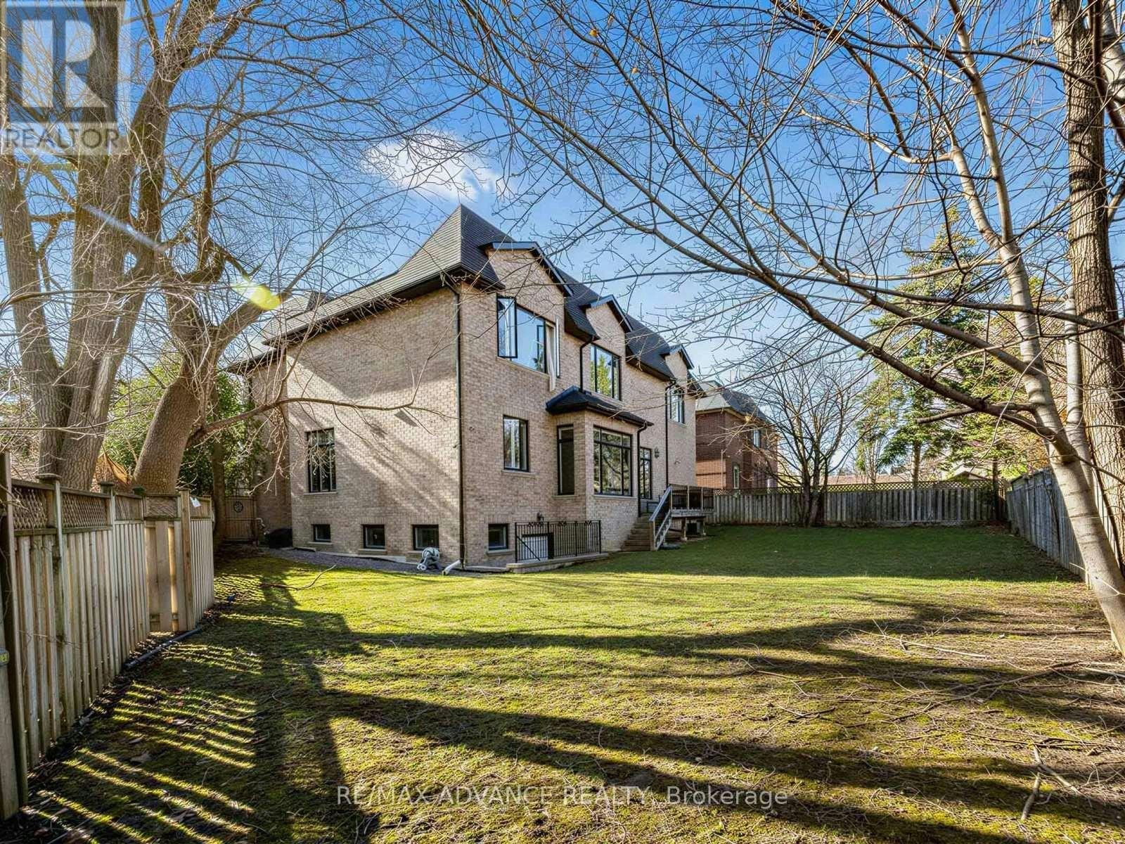 5 Lloydminster Crescent, Toronto, ON, M2M 2R9 - 50