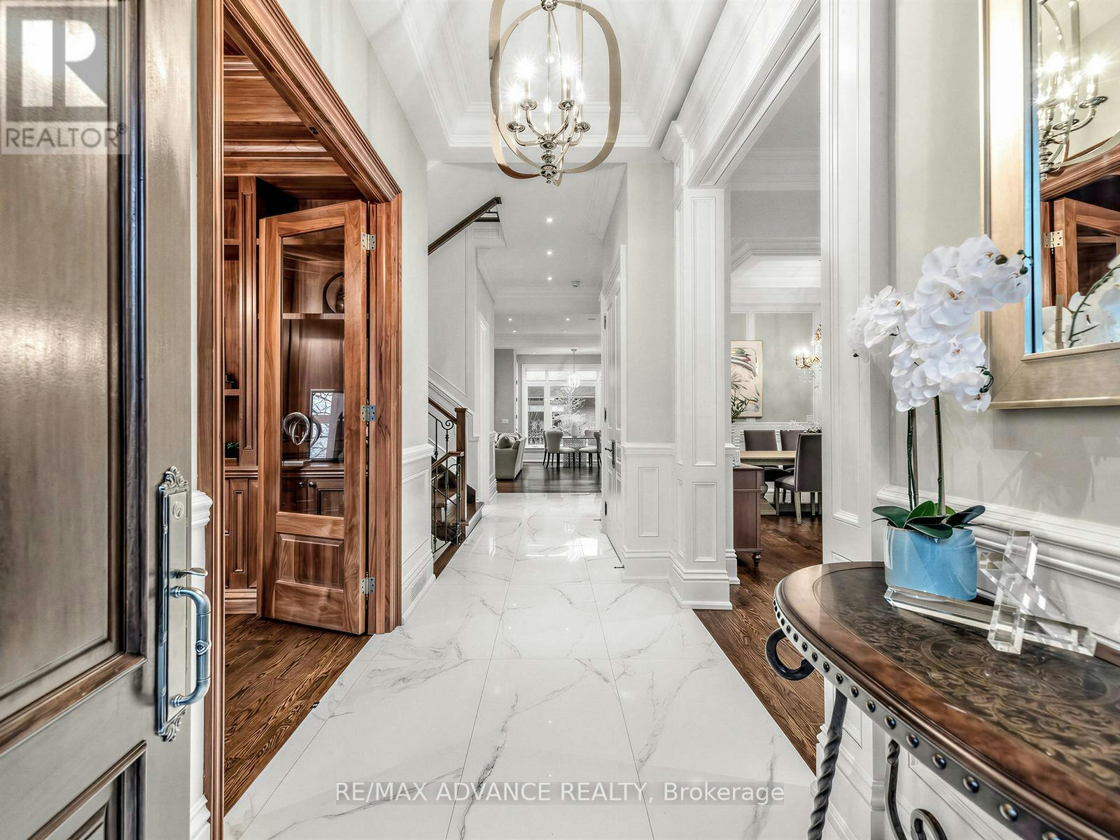 5 Lloydminster Crescent, Toronto, ON, M2M 2R9 - 4