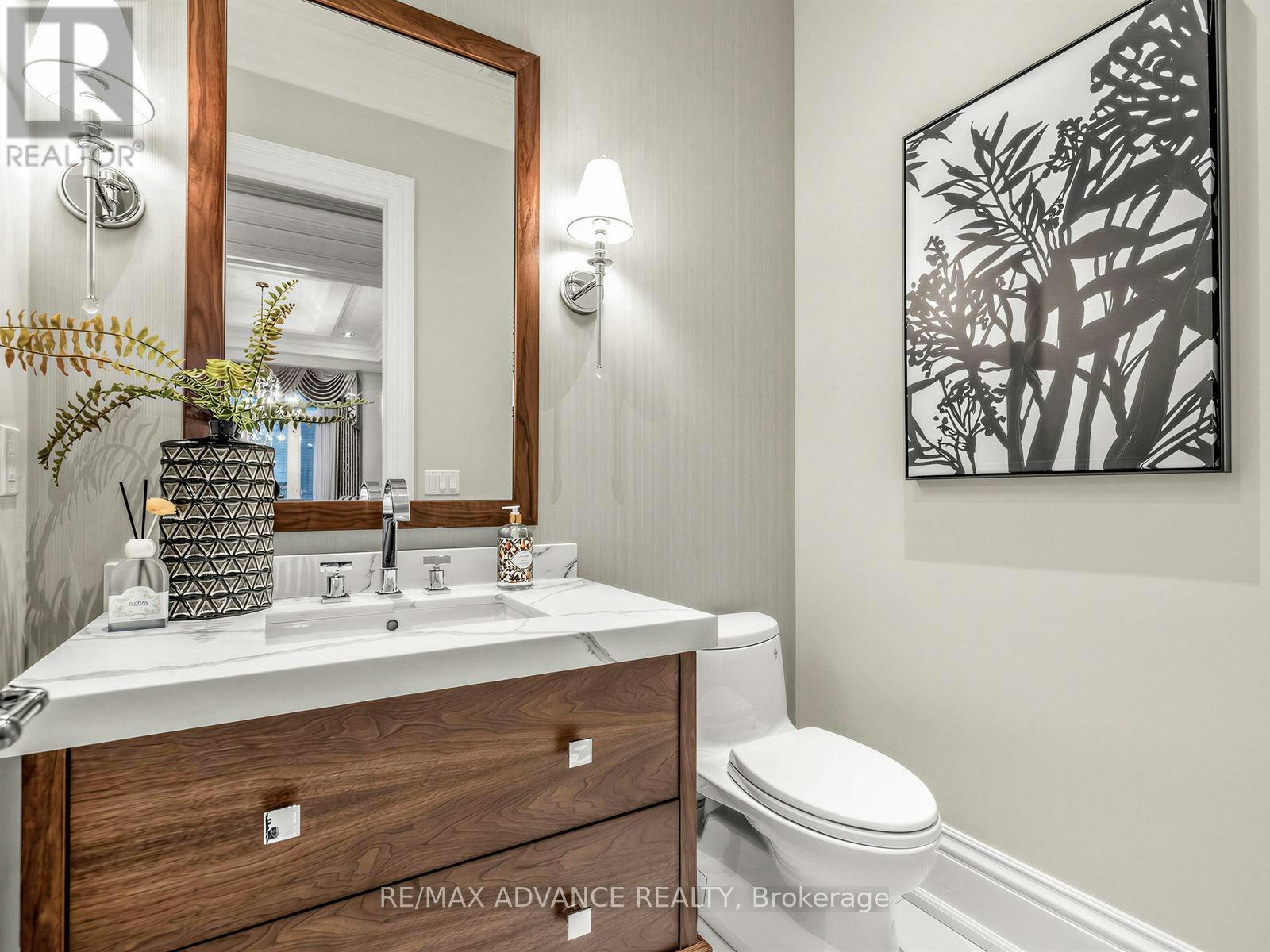 5 Lloydminster Crescent, Toronto, ON, M2M 2R9 - 11