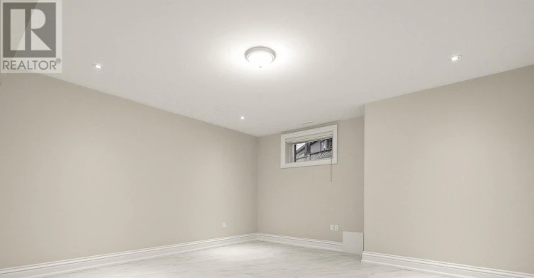 5 Lloydminster Crescent, Toronto, ON, M2M 2R9 - 44