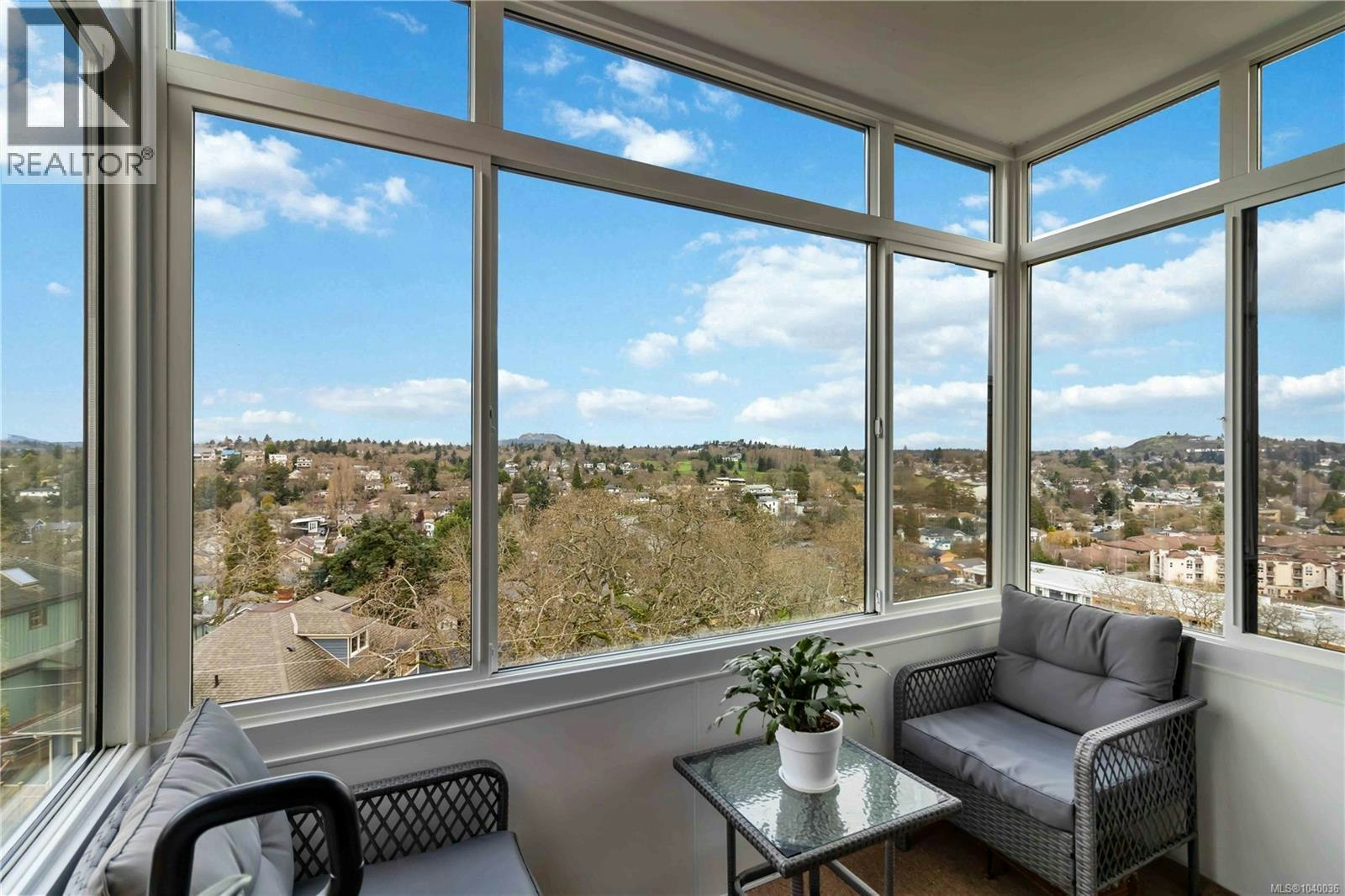 501-2920 Cook Street, Victoria, BC, V8T 3S7