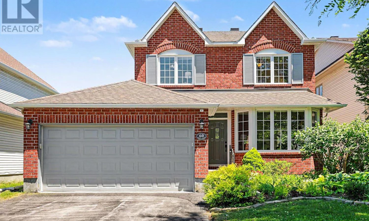 60 Apple Creek Crescent