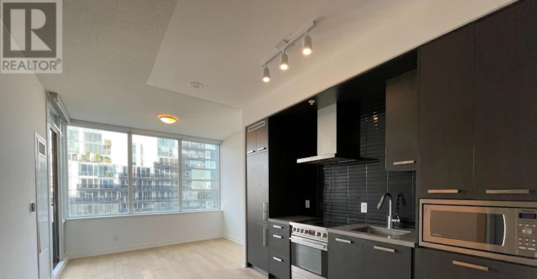 N706-120 Bayview Avenue, Toronto, ON, M5A 0G4