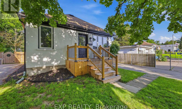 70 Mackay Avenue