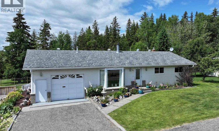 1541 Beach Crescent