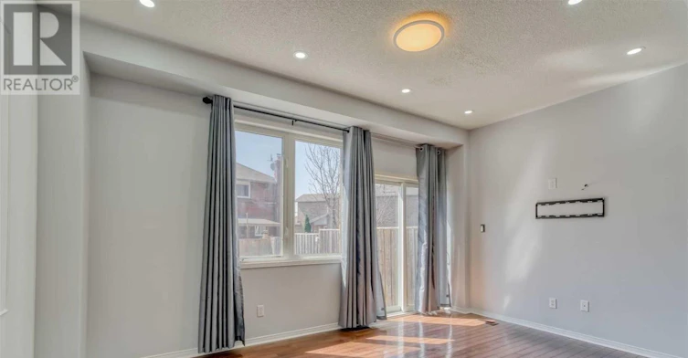 763 Millworks Crescent, Mississauga, ON, L5V 0B9 - 3