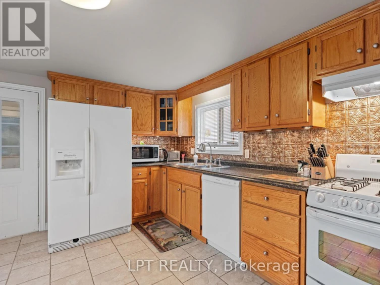 33810 Darryl Court, Bluewater, ON, N0M 2T0 - 8