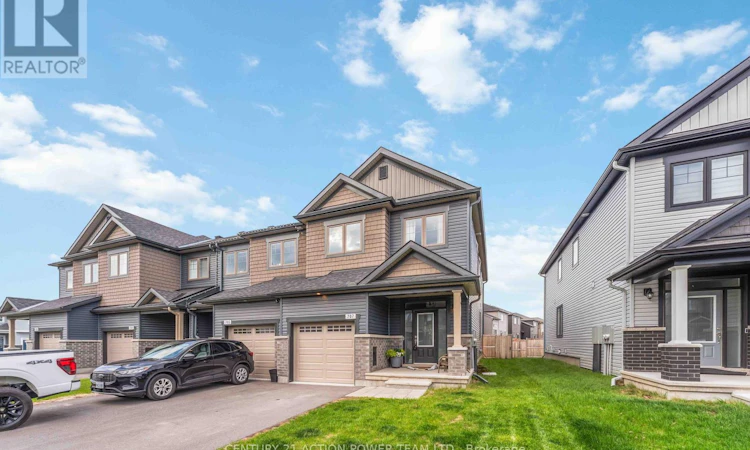 707 Petanque Crescent