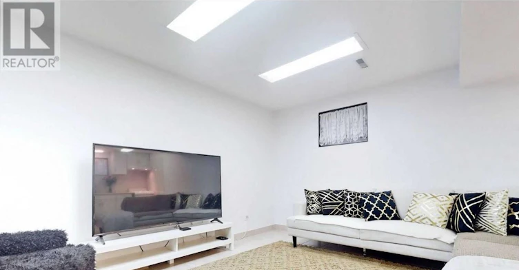 BMNT-14 Gray Crescent, Richmond Hill, ON, L4C 5V5