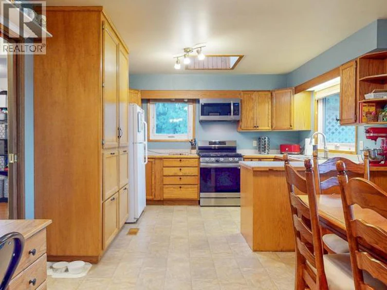 4678 Ontario Avenue, Powell River, BC, V8A 5L6 - 12