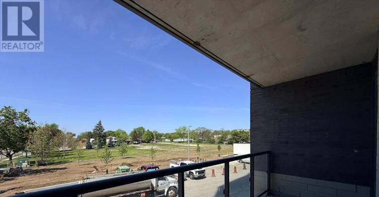 204 A-705 Davis Drive, Newmarket, ON, L3Y 0J1 - 30