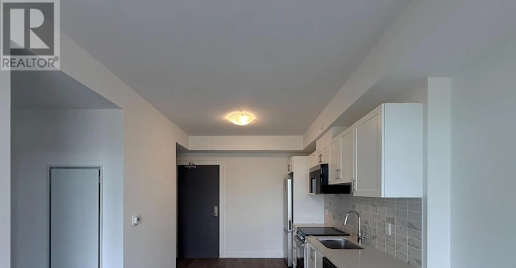 204 A-705 Davis Drive, Newmarket, ON, L3Y 0J1 - 10