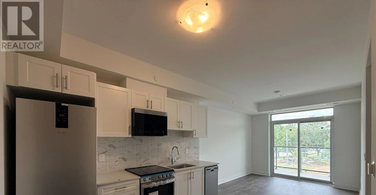 204 A-705 Davis Drive, Newmarket, ON, L3Y 0J1 - 14