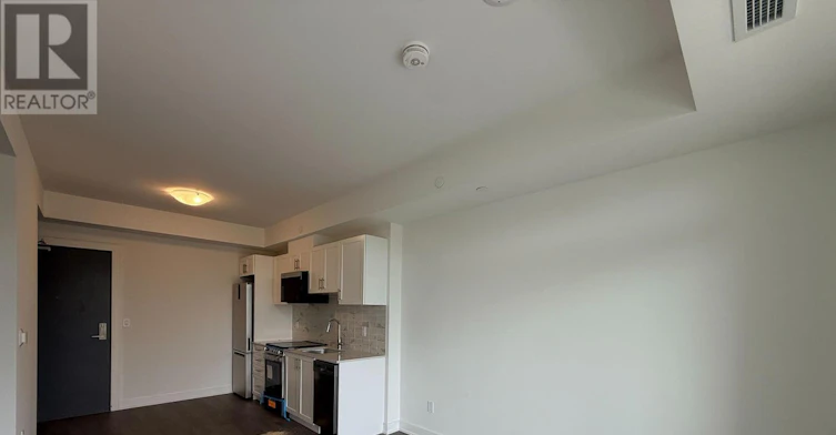 204 A-705 Davis Drive, Newmarket, ON, L3Y 0J1 - 11