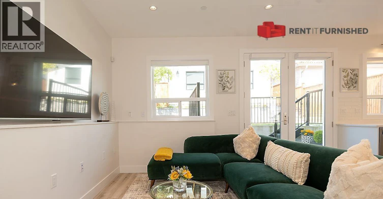 3143 E 8th Avenue, Vancouver, BC, V5M 1X5 - 3