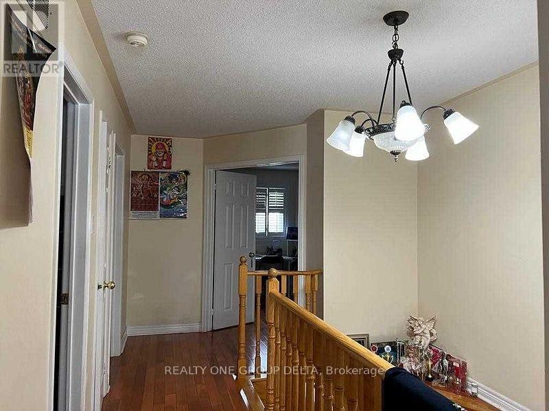 UPPER-24 Arborview Crescent, Toronto, ON, M9W 7B3 - 4