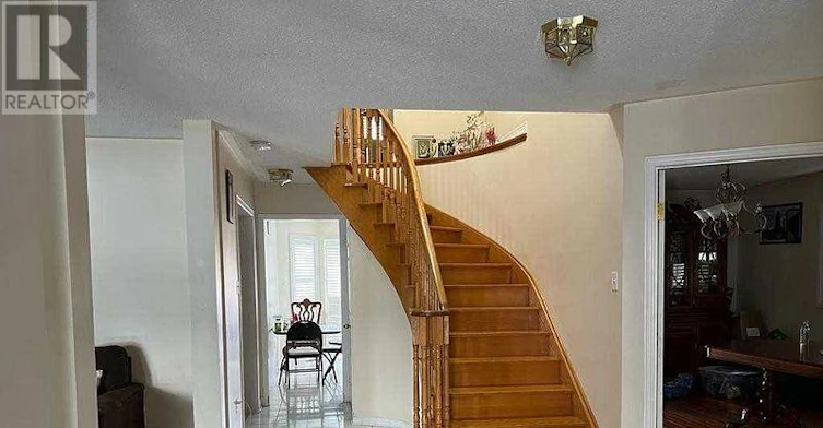 UPPER-24 Arborview Crescent, Toronto, ON, M9W 7B3