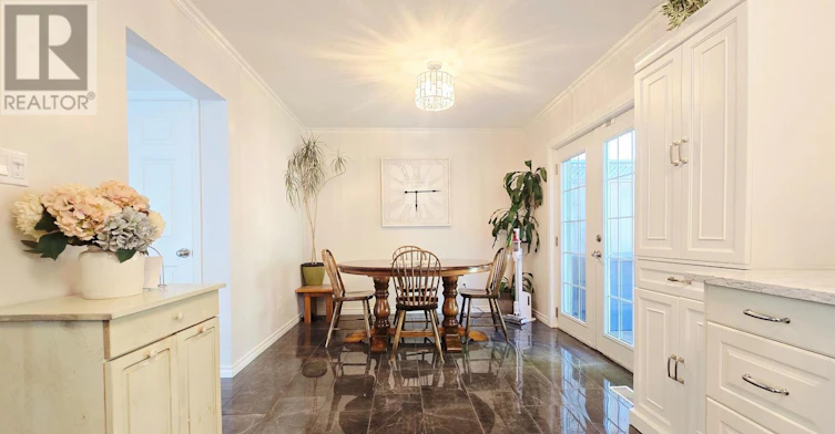 35 Seabrooke Drive, Ottawa, ON, K2L 2H8 - 8