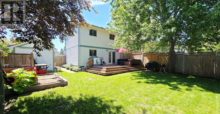 35 Seabrooke Drive, Ottawa, ON, K2L 2H8 - 4