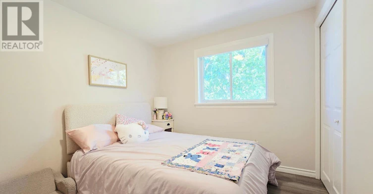 35 Seabrooke Drive, Ottawa, ON, K2L 2H8 - 22