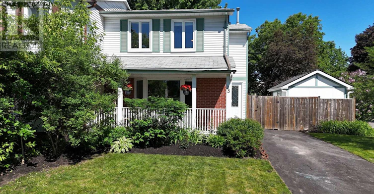 35 Seabrooke Drive, Ottawa, ON, K2L 2H8 - 39