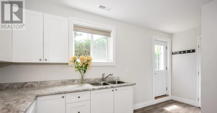 5 Algoma Drive, Guelph, ON, N1E 1C8 - 9