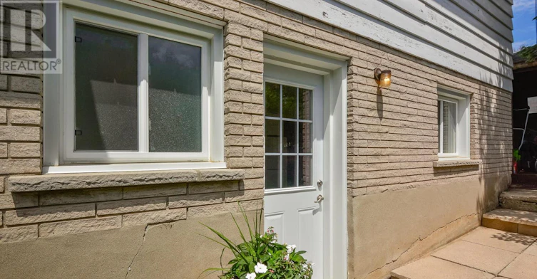 5 Algoma Drive, Guelph, ON, N1E 1C8 - 2