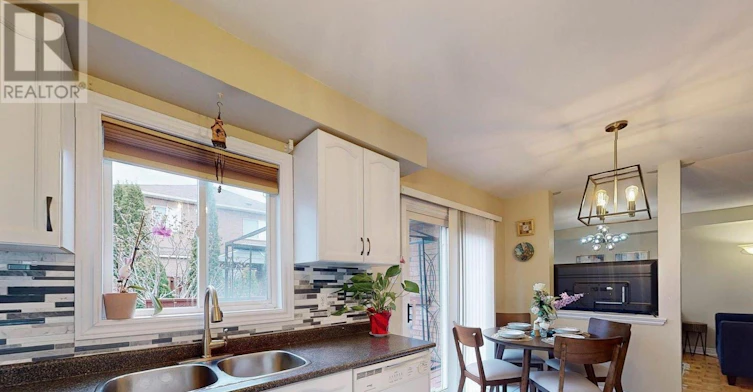 19 Rusty Trail, Vaughan, ON, L4H 2E7 - 4
