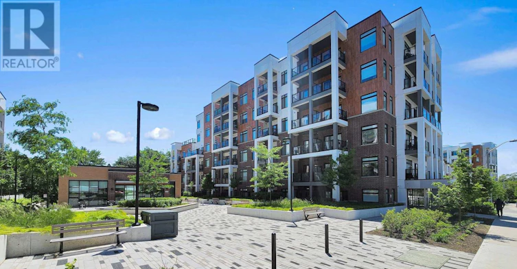 407-135 Canon Jackson Drive, Toronto, ON, M6M 0C3