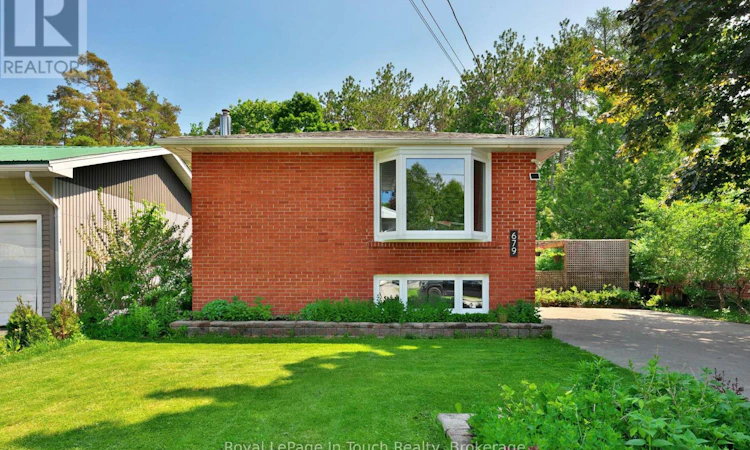 679 Simcoe Avenue