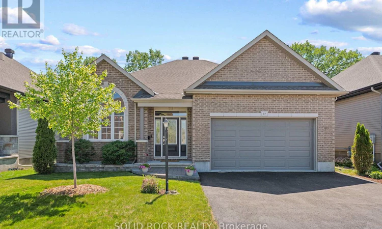 37 Dulmage Crescent