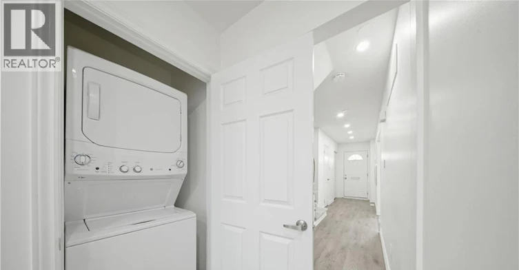 2637 Altadena Court, Mississauga, ON, L5K 1G1 - 16