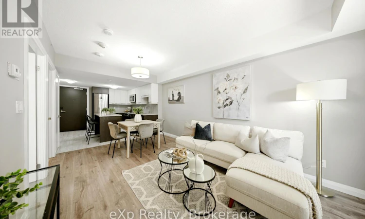 205-63 Arthur Street S