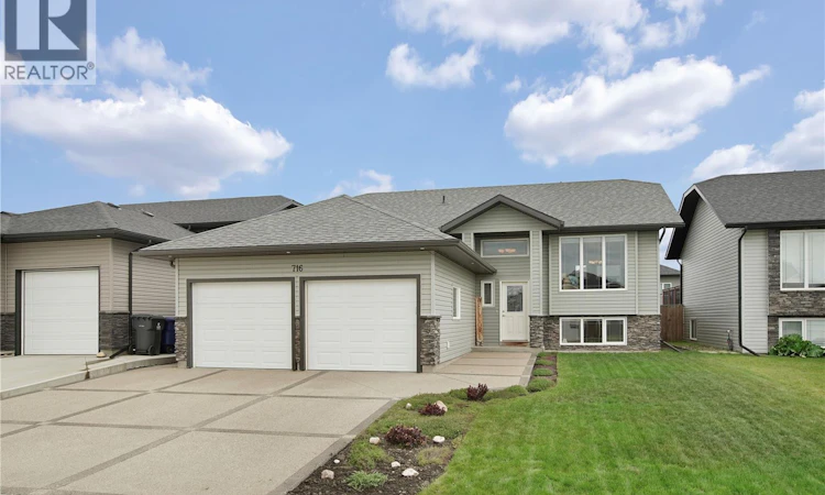 716 Sarazen Drive