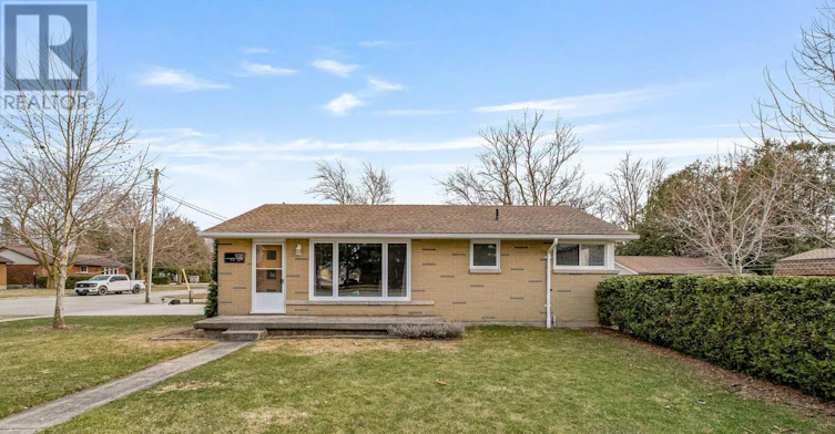 105 Wellington Street W, Exeter, ON, N0M 1S2