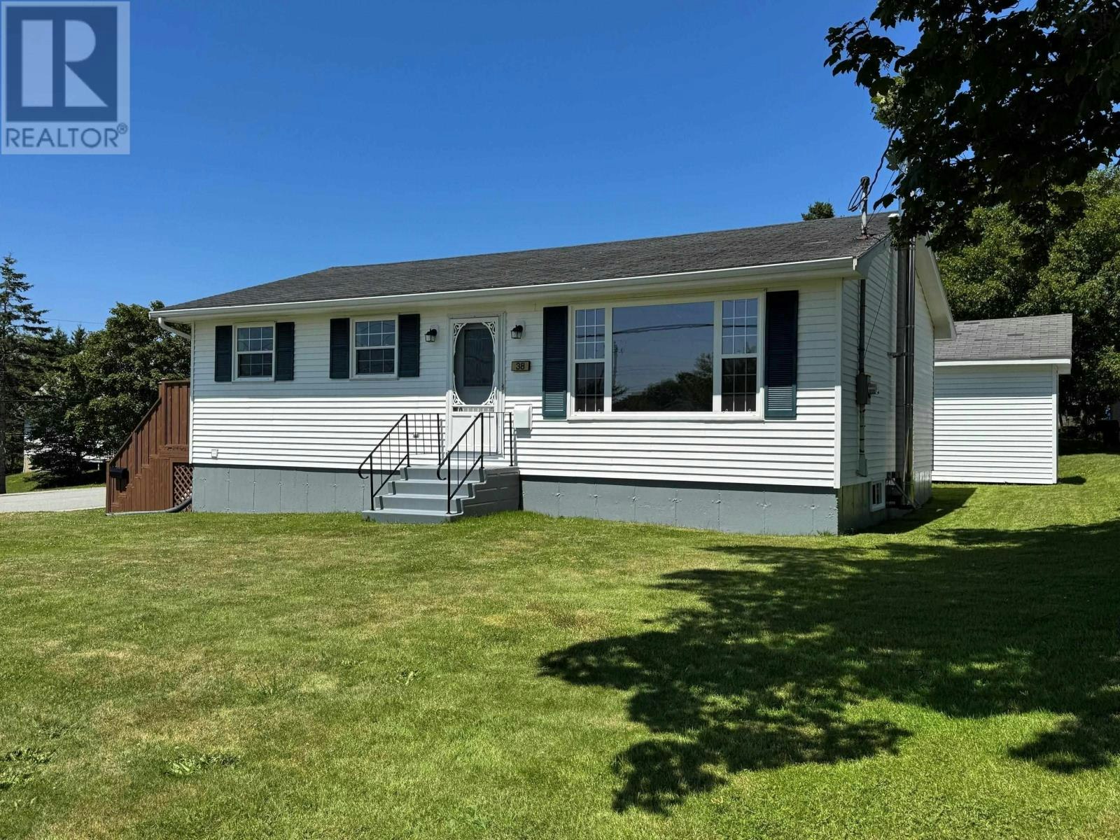 38 Hibernia Street, Yarmouth, NS, B5A 2M6