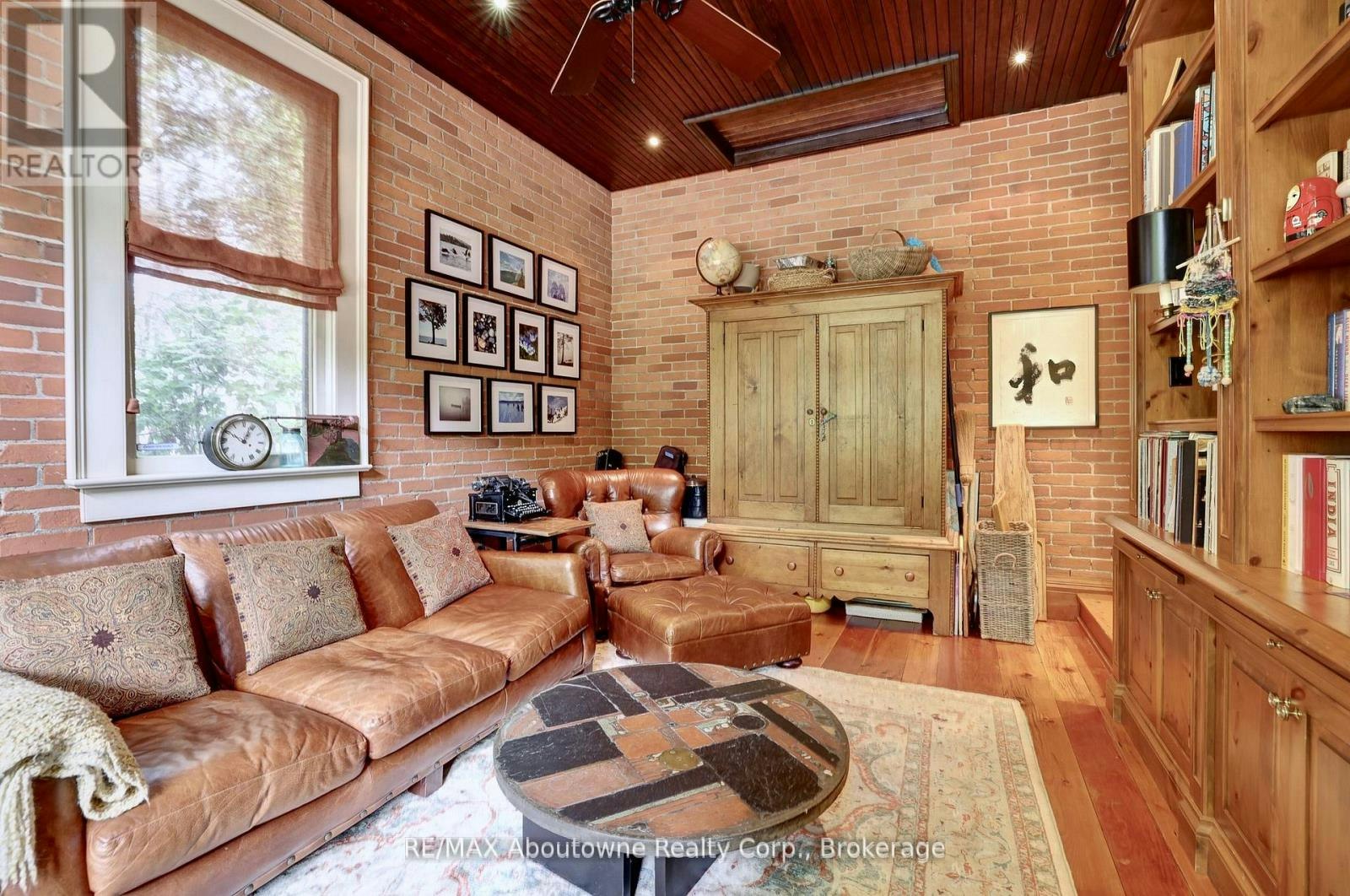 350 King Street, Oakville, ON, L6J 1C2 - 9