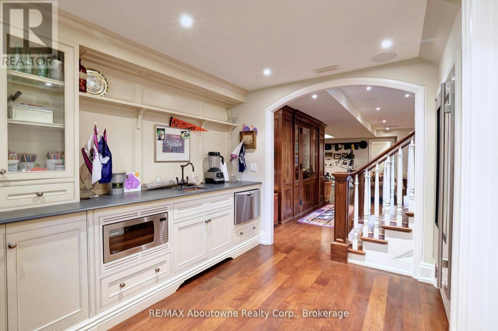 350 King Street, Oakville, ON, L6J 1C2 - 37