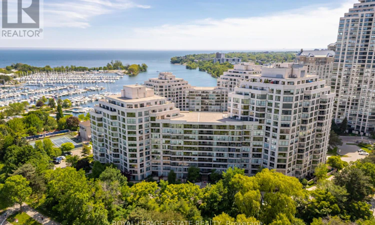 108-2261 Lake Shore Boulevard W