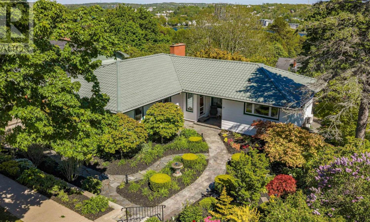 15 Lakeview Avenue