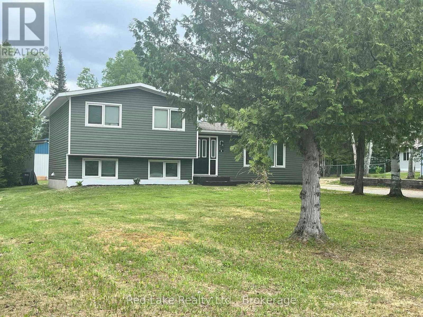 8 John Street, Ear Falls, ON, P0V 1T0