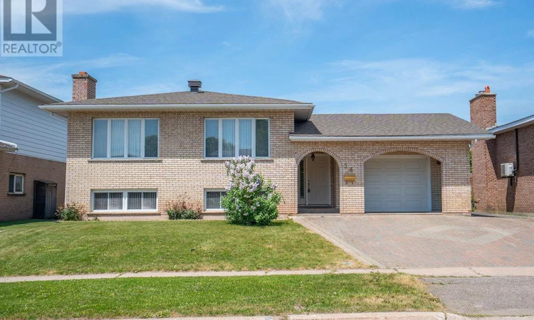 34 Bitonti Crescent
