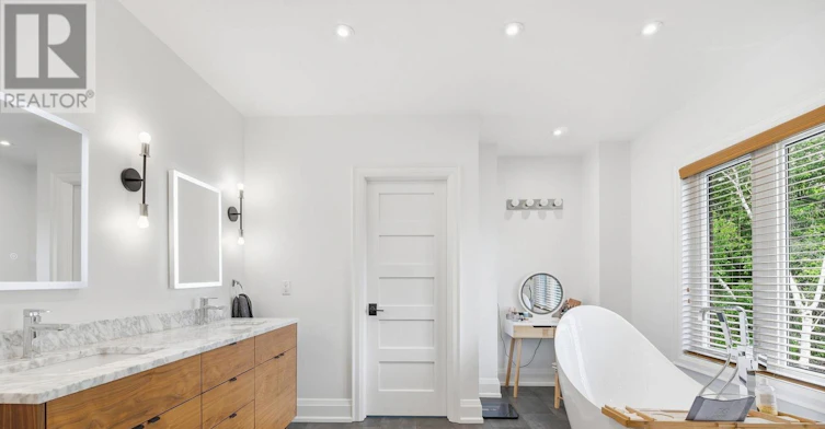 41 Loma Road, Toronto, ON, M8Z 3Z8 - 17