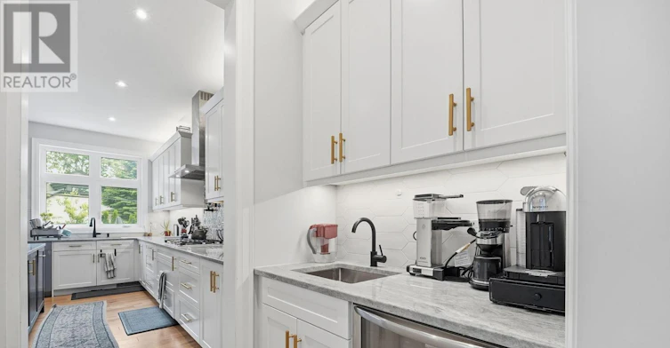 41 Loma Road, Toronto, ON, M8Z 3Z8 - 7
