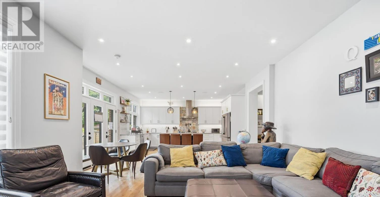 41 Loma Road, Toronto, ON, M8Z 3Z8 - 13