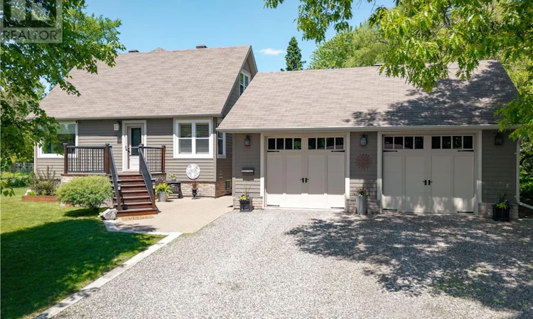 1924 Millwood Crescent