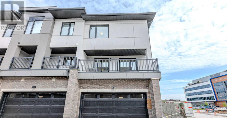 809-1695 Dersan Street, Pickering, ON, L1V 2P8 - 2