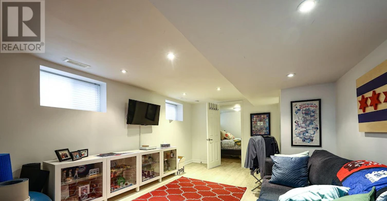 75 Boston Avenue, Toronto, ON, M4M 2T8 - 21